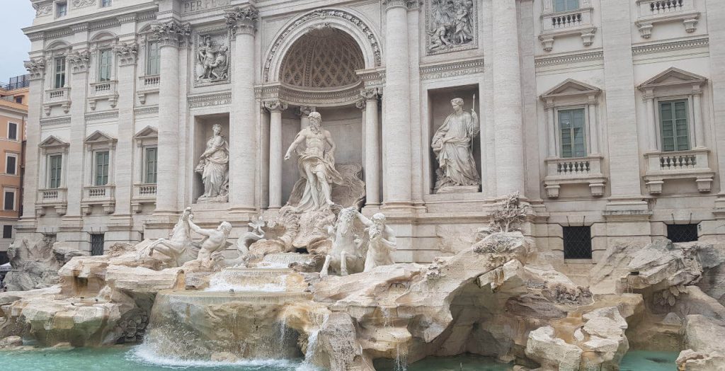 Der Trevi-Brunnen - Eine absolute Touristen-Attraktion